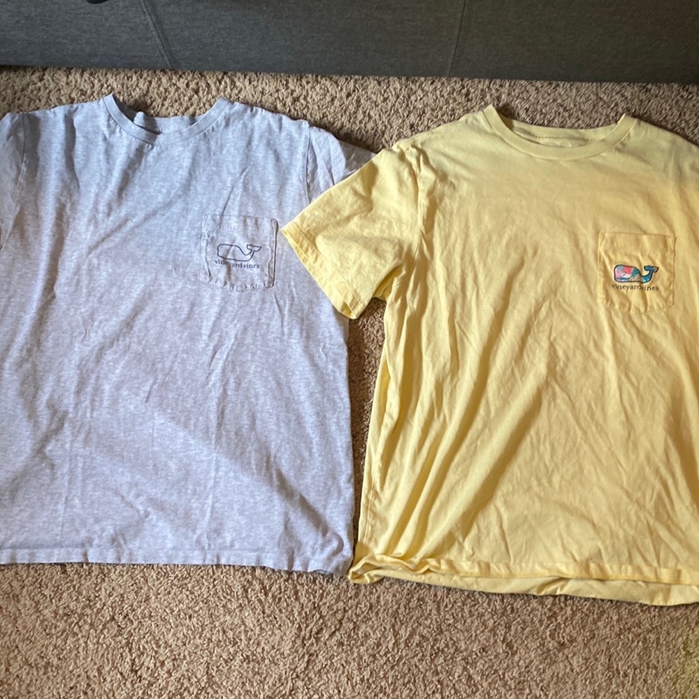 TWO Vineyard Vines Mens Medium T-shirts
